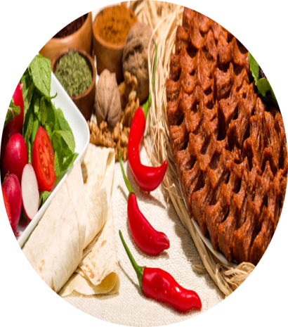 Baharatlar ve lavaş eşliğinde hazırlanan Adıyaman çiğ köfte